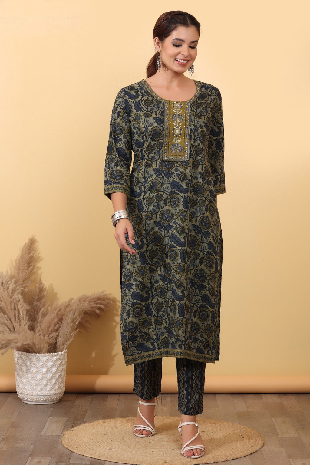 House of Sdaa Olive Green Floral Printed Kurta Set with Dupatta HSDAASKST000001