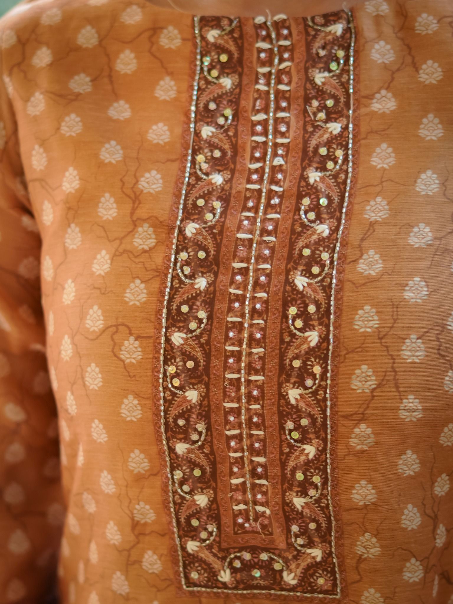 House of Sdaa Warm Brown Printed Kurta Set. HSDAASKBC000003