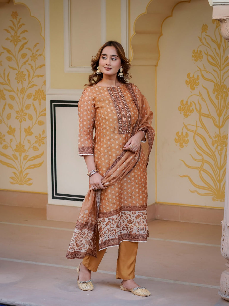 House of Sdaa Warm Brown Printed Kurta Set. HSDAASKBC000003