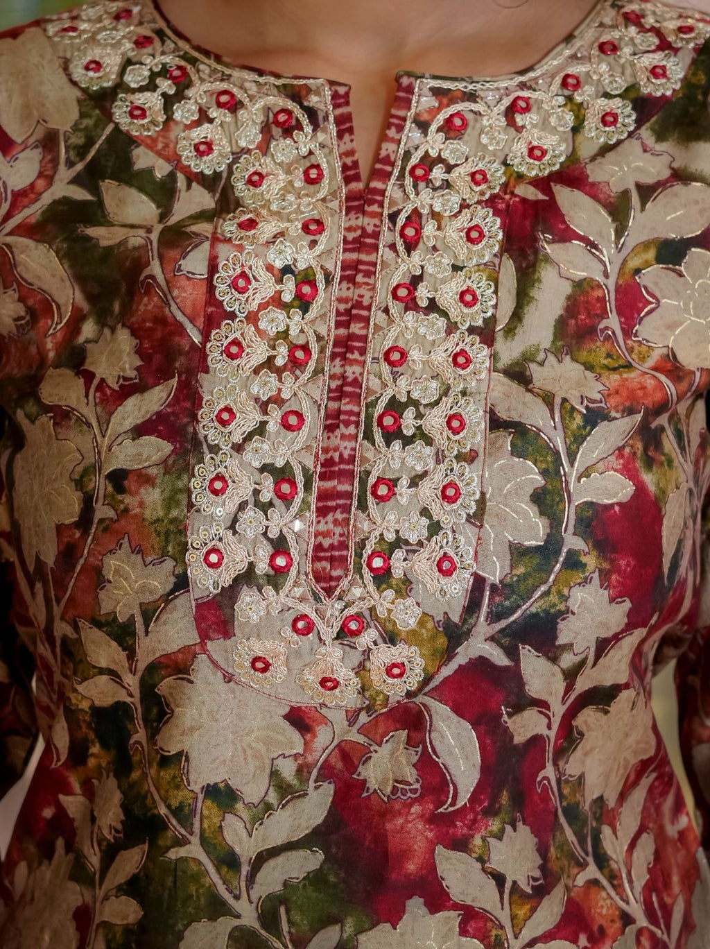 House of Sdaa Floral Printed Mehroon  Kurta Set . HSDAAMLSK000009
