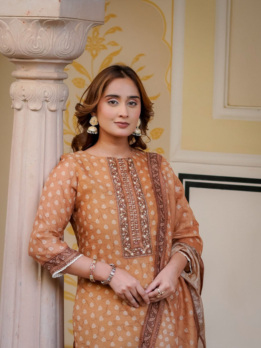 House of Sdaa Warm Brown Printed Kurta Set. HSDAASKBC000003