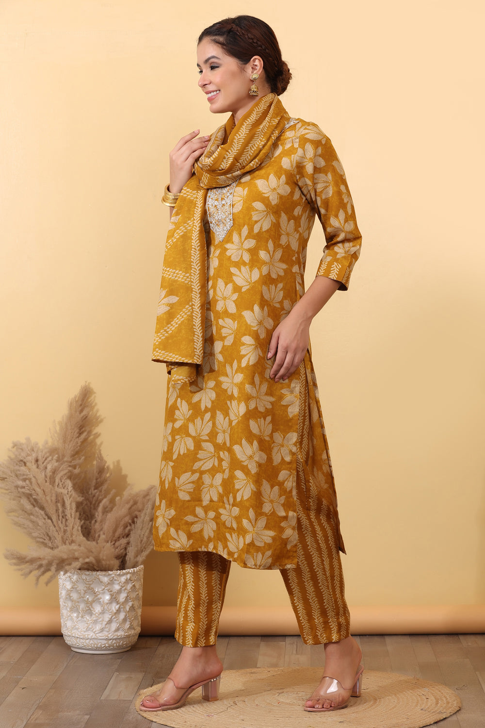 Mustard Printed kurta set .HSDAAMLSK000011