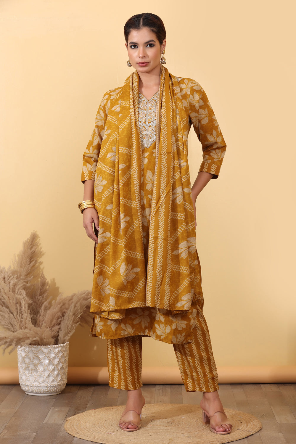 Mustard Printed kurta set .HSDAAMLSK000011