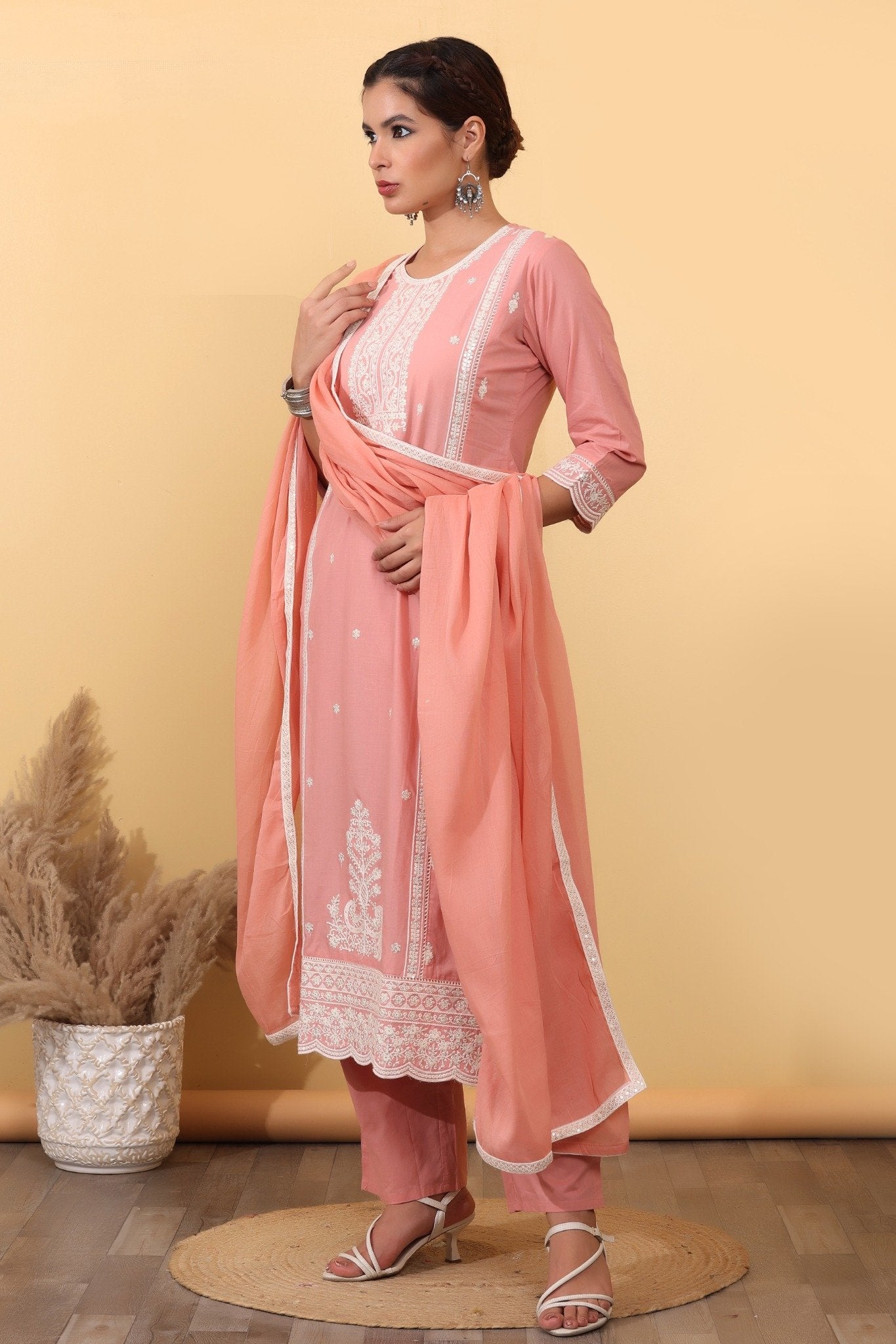 House of Sdaa Peach Embroidered Kurta Set. HSDAASKHP000004