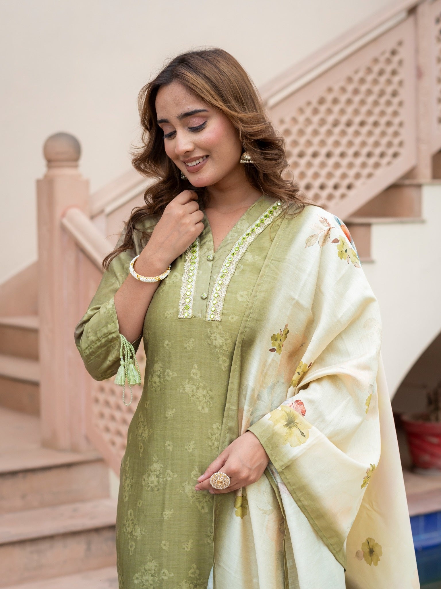 Houseofsdaa Sage Green Embroidered Kurta Set. HSDAAMLSK000018