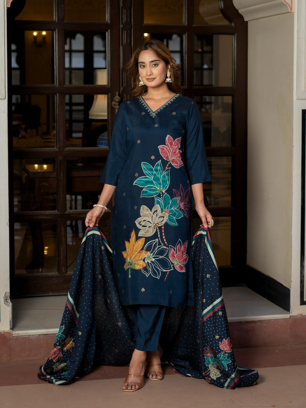 Blue floral printed Kurta Set -HSDAAMLSK000006