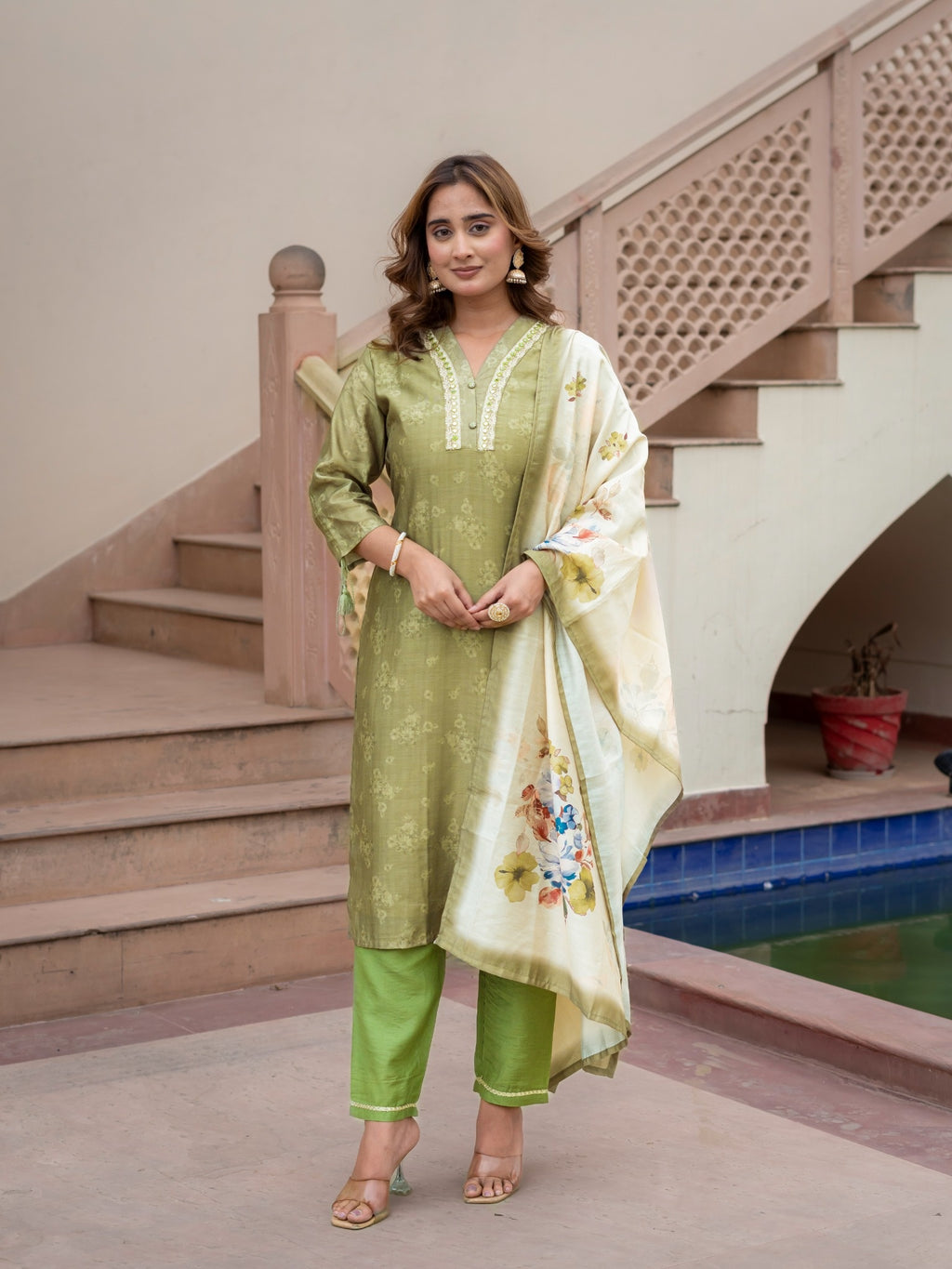 Houseofsdaa Sage Green Embroidered Kurta Set. HSDAAMLSK000018